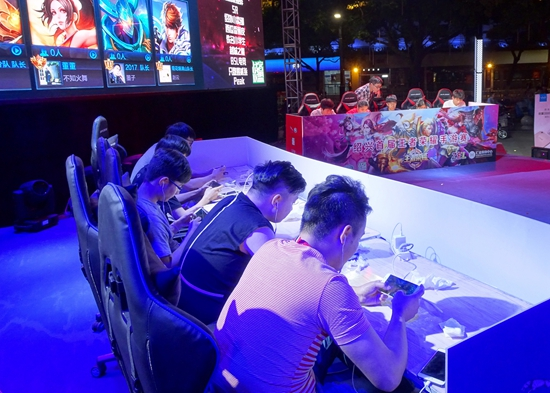 DK官宣：与Khan的合约终止，祝未来充满幸运和幸福