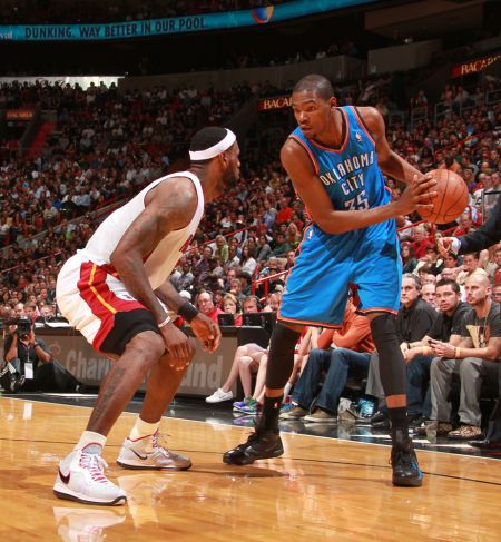 NBA交易截止日前的10大悬念：字母哥会留下来？安东尼-戴维斯何去何从？