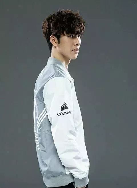 什么是牌面，央视发布年度百大有爱瞬间，EDG排在第77