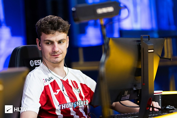 Mouz 击败了 NAVI，而 NIP 自信地淘汰了 Heroic 在 IEM Cologne 2025